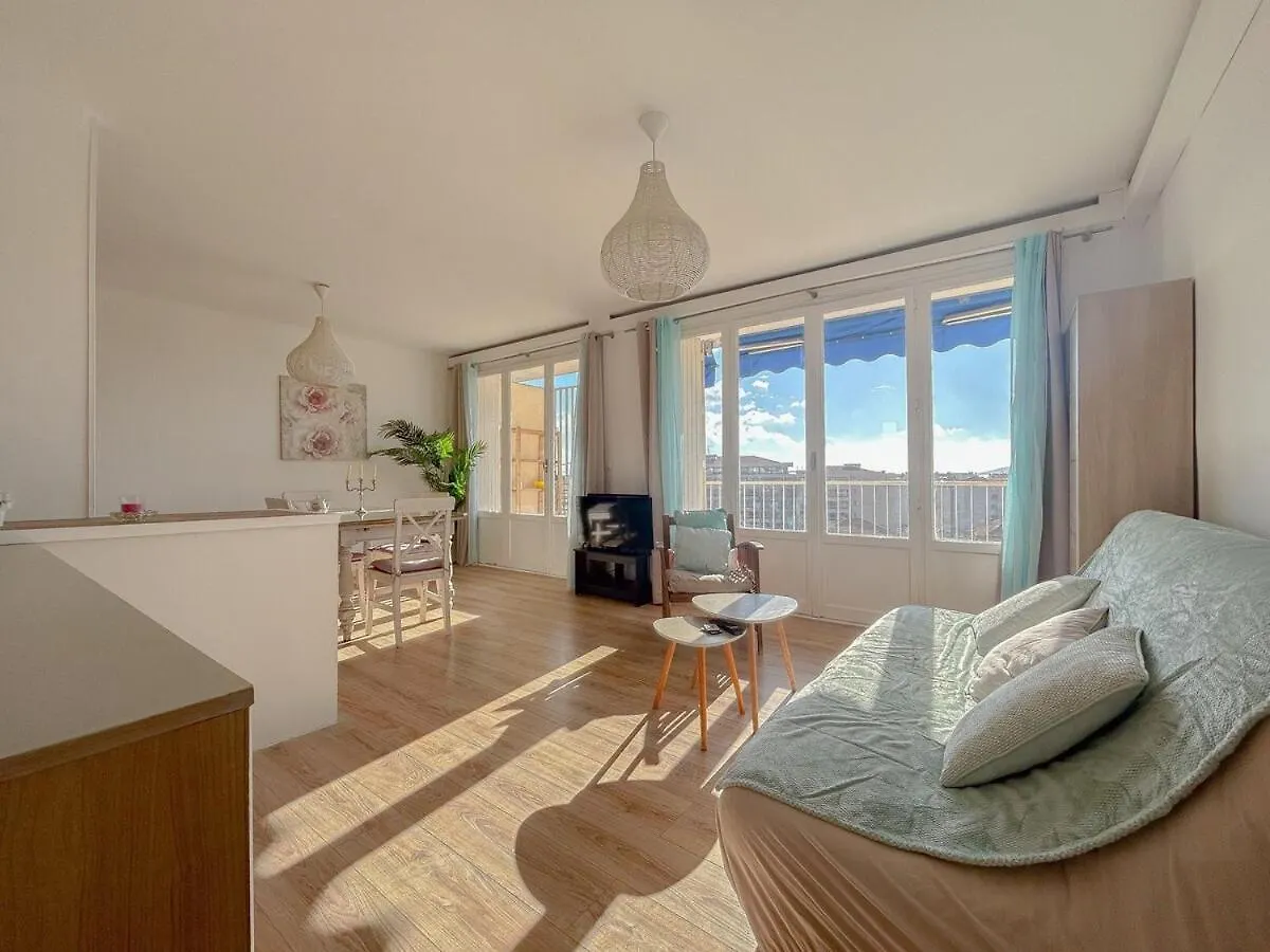 Apartment Ile D'Or Appartement Spacieux Et Confortable A 100M De La Mer Frejus