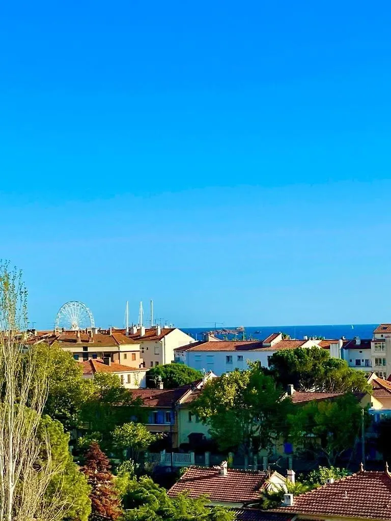 Ile D'Or Appartement Spacieux Et Confortable A 100M De La Mer Frejus