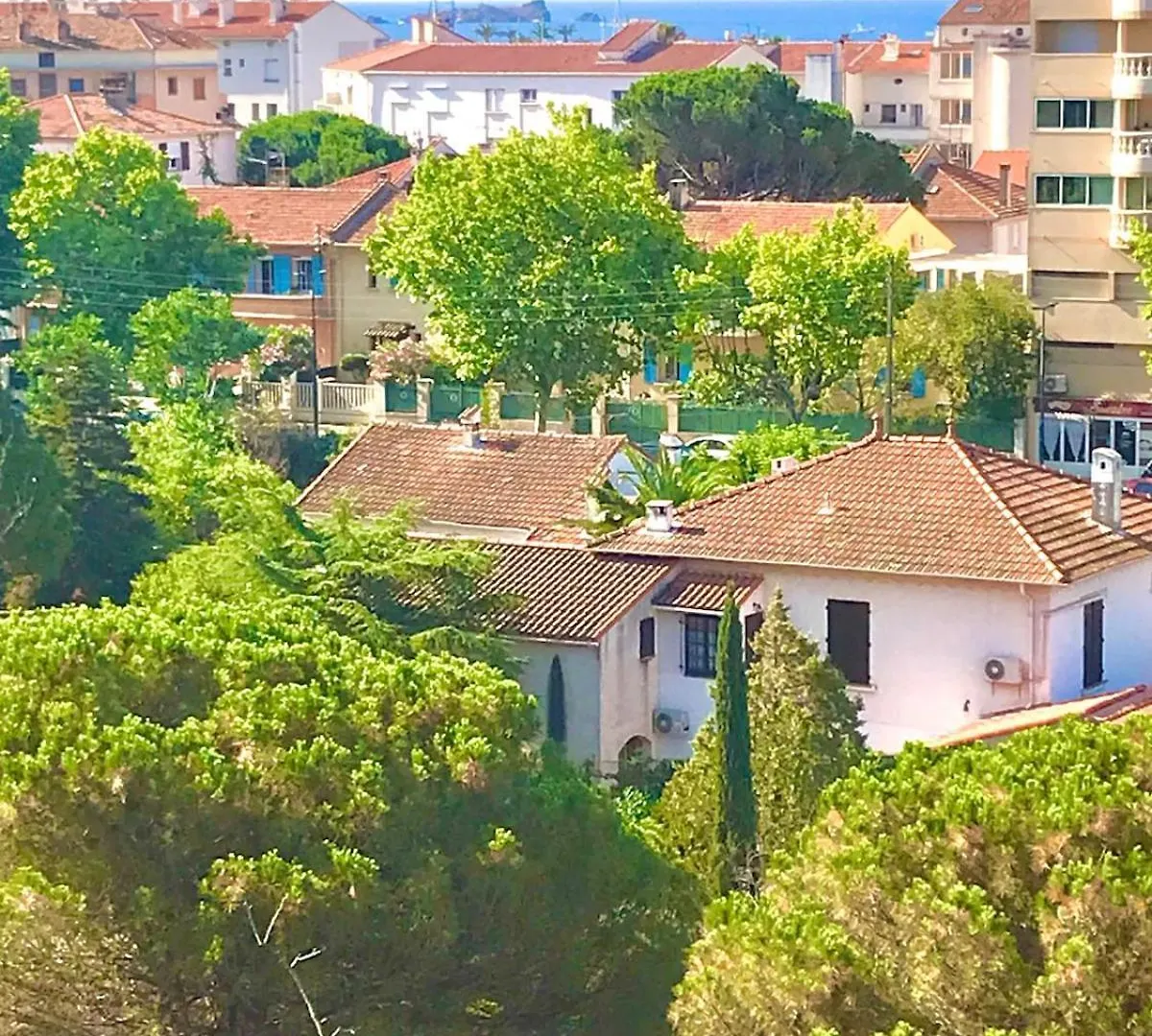 Ile D'Or Appartement Spacieux Et Confortable A 100M De La Mer Frejus 0*,  France